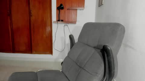 Snapshot of charley_morgan chatting on February 17, 9:52 pm charley_morgan online show from February 17, 9:52 pm