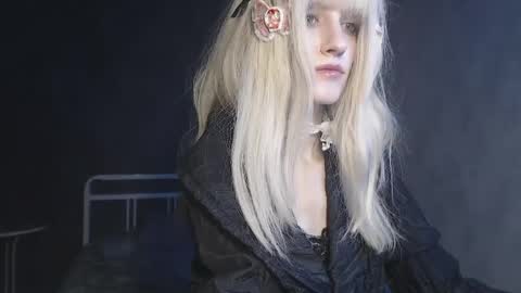 Snapshot of charlie_crystal chatting on March 31, 3:34 pm Charlie online show from March 31, 3:34 pm