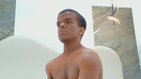 charlie_walkerr online show from May 16, 1:02 am