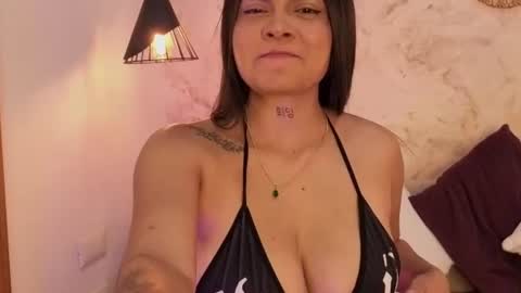 charliee_jhonson_ online show from June 28, 3:56 am