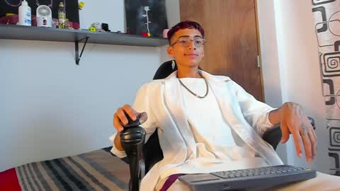 Charles Russo online show from December 14, 1:50 am