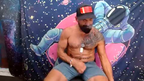 Snapshot of charlieprospect chatting on November 10, 2:32 am Charlie Prospect online show from November 10, 2:32 am