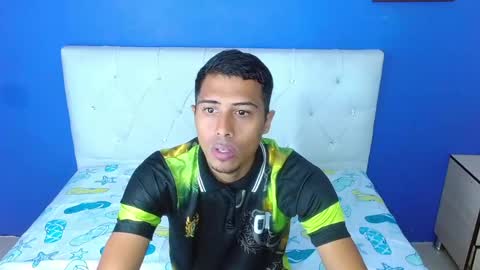 charliesfox online show from May 29, 1:53 pm