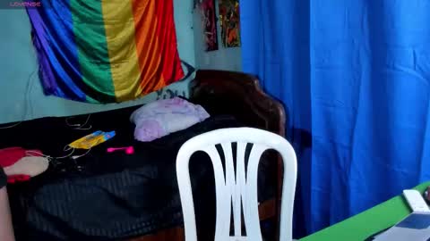 Snapshot of charlietaylorr__ chatting on December 15, 1:32 am Charlie online show from December 15, 1:32 am