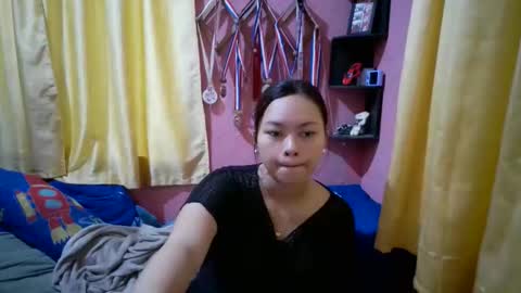 Sweetieeche online show from April 7, 3:07 am