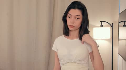 Snapshot of charlinepiker chatting on January 7, 10:18 am Yumi online show from January 7, 10:18 am