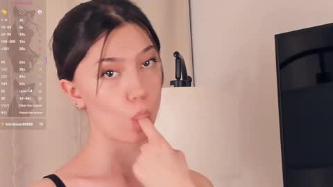 Yumi online show from February 26, 7:24 pm