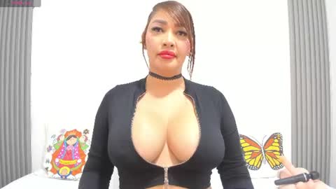 Snapshot of charlize_aniston2 chatting on June 15, 9:28 pm Charlize online show from June 15, 9:28 pm
