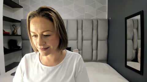 Snapshot of charlot_milf chatting on March 31, 11:43 am Charlot milf online show from March 31, 11:43 am