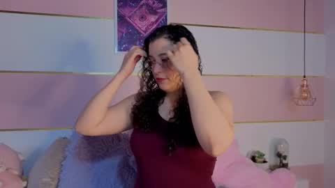 Snapshot of charlote__miller chatting on February 4, 11:27 am You honey online show from February 4, 11:27 am