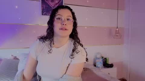 Snapshot of charlote__miller chatting on February 28, 11:55 am You honey online show from February 28, 11:55 am
