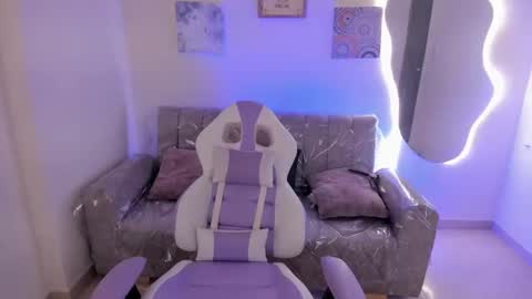    online show from September 16, 3:57 pm