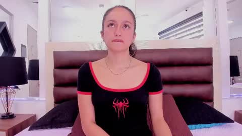 Snapshot of charlotetaylor chatting on June 15, 8:22 pm charlot online show from June 15, 8:22 pm