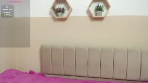 charlothe_dumont online show from May 26, 2:02 pm