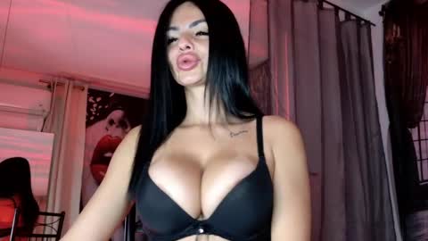 Snapshot of charlott3_1 chatting on June 8, 12:58 am CHARLOTTE online show from June 8, 12:58 am