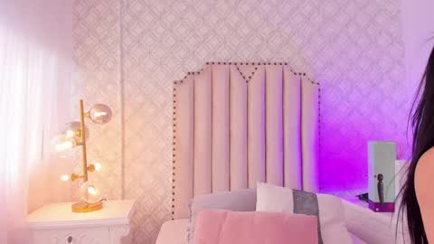 Snapshot of charlotte__08 chatting on January 5, 7:17 pm Charlotte online show from January 5, 7:17 pm