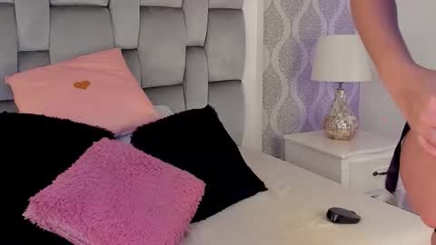 Snapshot of charlotte__08 chatting on October 22, 7:35 pm Charlotte online show from October 22, 7:35 pm