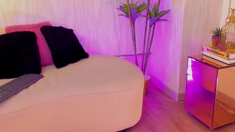 Snapshot of charlotte__08 chatting on November 10, 7:46 pm Charlotte online show from November 10, 7:46 pm