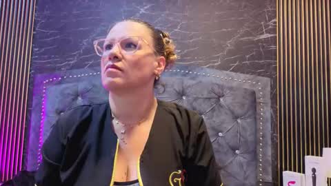 charlotte online show from November 20, 11:10 am