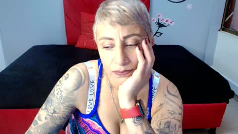 CHARLOTTE GRAY online show from November 3, 12:17 pm