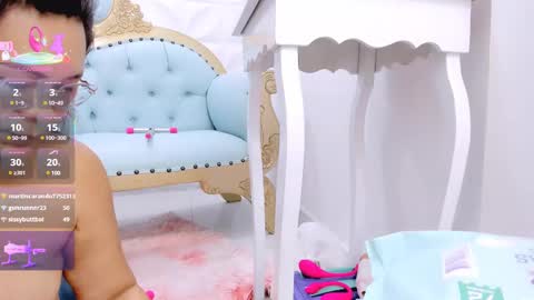 Snapshot of charlotte__milf chatting on February 21, 10:39 am charlotte__milf online show from February 21, 10:39 am