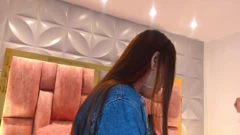 Snapshot of charlotte_icee chatting on January 10, 4:53 pm Charlotte Icee online show from January 10, 4:53 pm