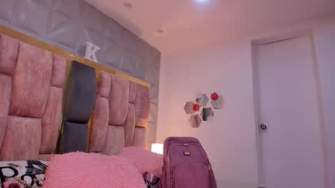 Snapshot of charlotte_icee chatting on February 7, 4:00 pm Charlotte Icee online show from February 7, 4:00 pm