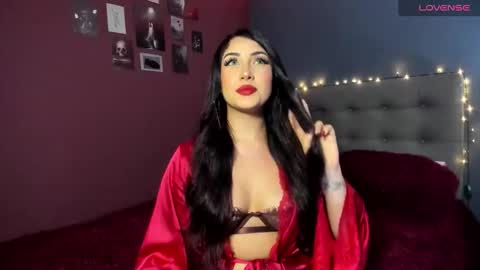 Snapshot of charlotte_jamees chatting on January 9, 2:36 am Charlotte james online show from January 9, 2:36 am