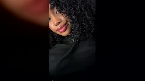 Snapshot of charlotte_tiller chatting on April 12, 7:13 am Yuli online show from April 12, 7:13 am