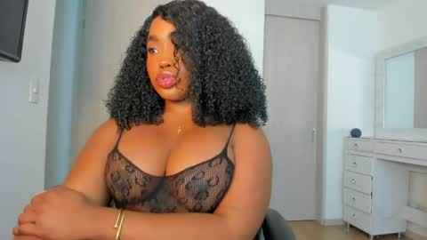 Snapshot of charlotte_tiller chatting on April 13, 6:08 am Yuli online show from April 13, 6:08 am
