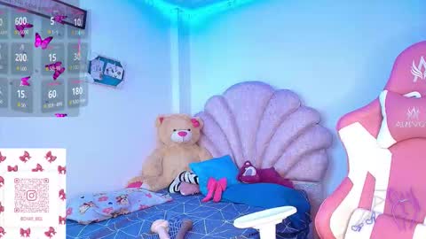 charlotte_walker1 online show from January 7, 1:52 am