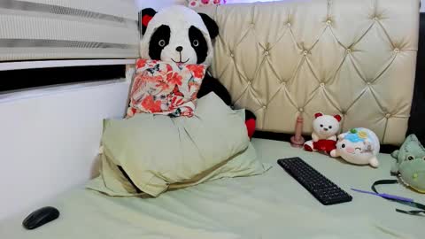 charlottee07 online show from February 7, 2:04 am