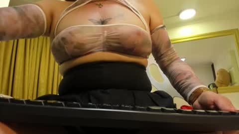  C H A R L O T T E  online show from November 16, 9:26 am