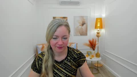 Snapshot of charlottekerti chatting on April 1, 6:05 pm Charlotte online show from April 1, 6:05 pm