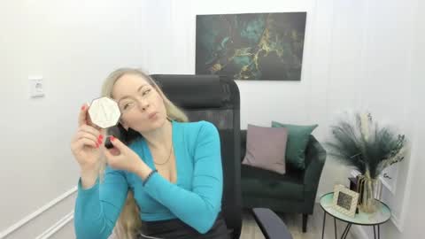 Snapshot of charlottekerti chatting on April 2, 5:10 pm Charlotte online show from April 2, 5:10 pm