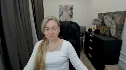 Snapshot of charlottekerti chatting on April 21, 11:38 am Charlotte online show from April 21, 11:38 am