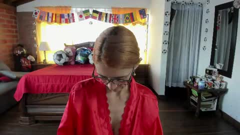 Snapshot of charlottewillson chatting on June 28, 4:35 pm Charlotte online show from June 28, 4:35 pm