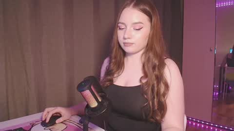 Snapshot of charlottewip chatting on January 11, 9:25 pm Kira online show from January 11, 9:25 pm