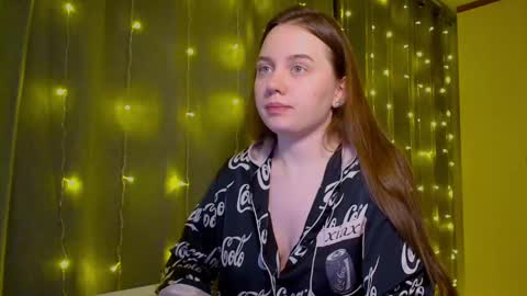 Snapshot of charlottewip chatting on January 20, 7:35 pm Kira online show from January 20, 7:35 pm