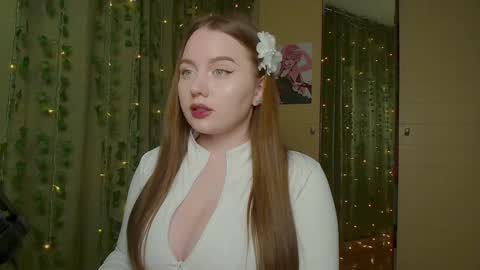 Snapshot of charlottewip chatting on March 2, 5:25 pm Kira online show from March 2, 5:25 pm