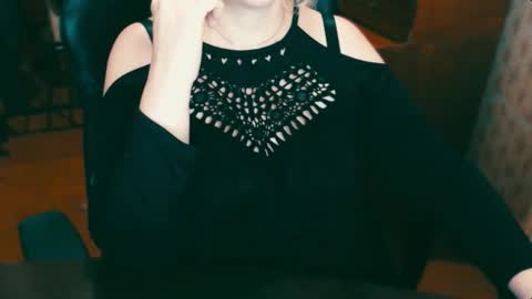 CharlotteXTasty online show from December 4, 12:58 pm