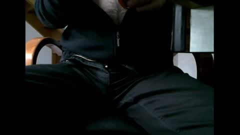 Snapshot of charly052 chatting on January 9, 3:01 pm charly052 online show from January 9, 3:01 pm