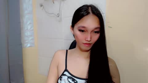 Snapshot of charm_fuckdoll8 chatting on June 8, 1:28 am charm_fuckdoll8 online show from June 8, 1:28 am
