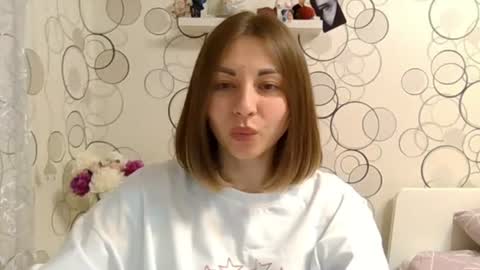 Snapshot of charming__chick chatting on June 18, 5:50 pm charming__chick online show from June 18, 5:50 pm