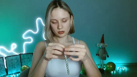 Michelle  online show from January 6, 6:36 am