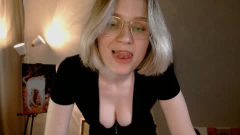 Michelle  online show from November 13, 2:10 am