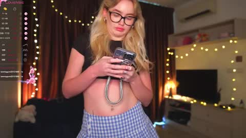 my fansly Charming daisy              My Wishlist  for new toys     online show from March 7, 2:36 am