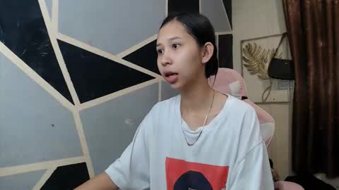 Snapshot of charming_lexi chatting on February 22, 7:51 am Charm online show from February 22, 7:51 am