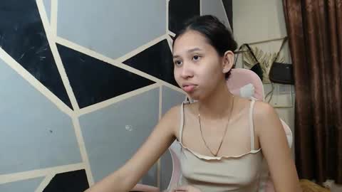 Snapshot of charming_lexi chatting on February 24, 10:35 am Charm online show from February 24, 10:35 am