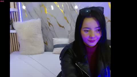 charmmykitty11 online show from July 18, 12:59 am